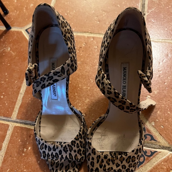 Shoes - Picture 1 of 2